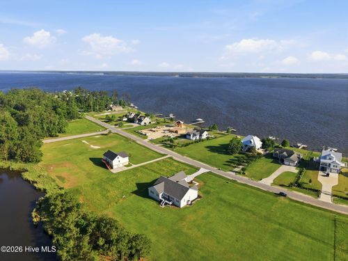 117 E Dowry Crk, Belhaven, NC, 27810-8958 | Card Image