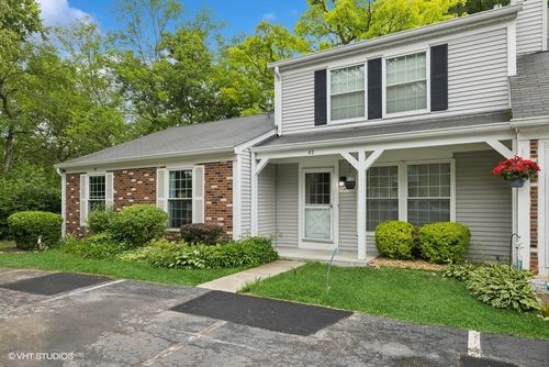 82 Hickory Ln, Cary, IL, 60013-1525 | Card Image