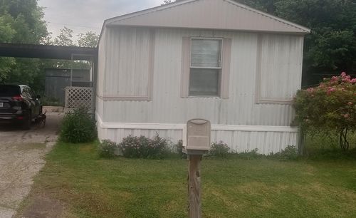 902 Ferol Ln, Highlands, TX, 77562-3924 | Card Image