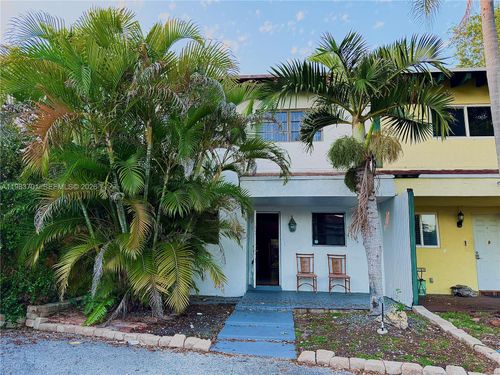 3911 Farragut St, Hollywood, FL, 33021-3013 | Card Image