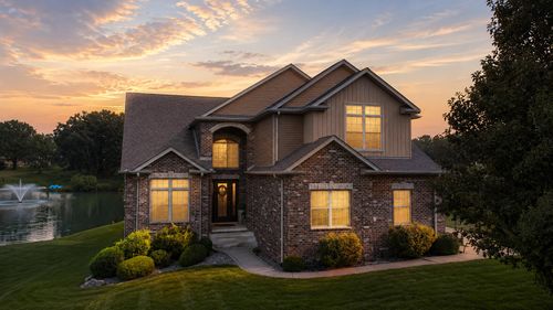 58 Levanno Dr, Crown Point, IN, 46307-8573 | Card Image