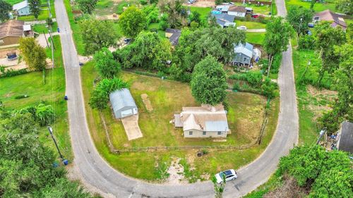 237 N Austin Dr, Angleton, TX, 77515 | Card Image