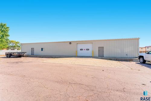 604 S Charlotte Ave Avenue, Sioux Falls, SD, 57103 | Card Image