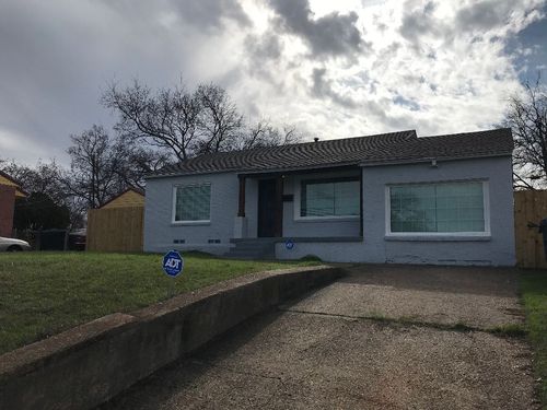 1956 E Illinois Ave, Dallas, TX, 75216-2678 | Card Image
