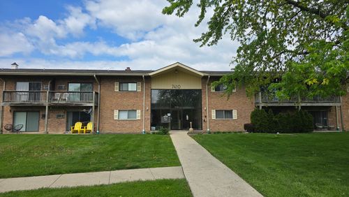 apt-214-7410 Brookdale Dr, Darien, IL, 60561-4268 | Card Image