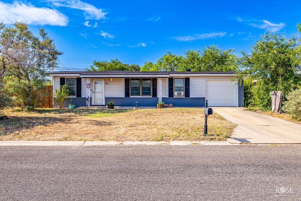 Van Zandt St, San Angelo, TX 76905
