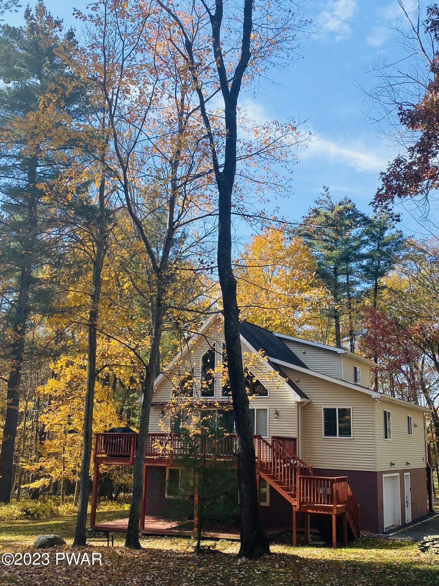 Star Ct, Hawley, PA 18428