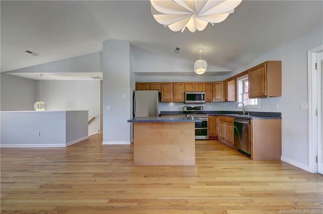 114 Meadow View Ter, House other with 3 bedrooms, 3 bathrooms and null parking in New Haven CT | Image 24