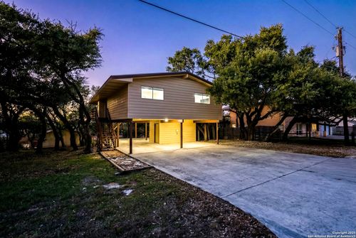 423 Carpenter Dr, Canyon Lake, TX, 78133-5783 | Card Image