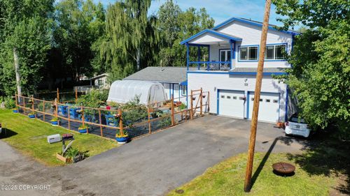 2511 Abbey Ln, Anchorage, AK, 99517-2143 | Card Image