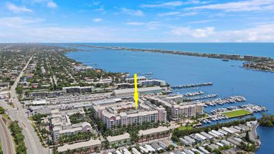 PH12 - 804 E Windward Way, Condo with 3 bedrooms, 2 bathrooms and null parking in Lantana FL | Image 2