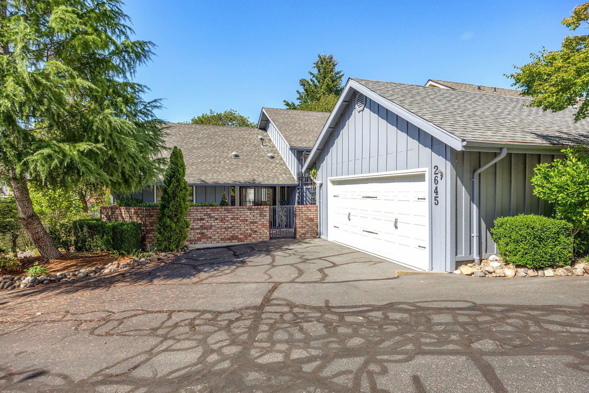 Congress Way, Medford, OR 97504