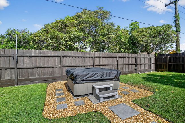 735 La Costa Way, House other with 3 bedrooms, 2 bathrooms and null parking in Lantana FL | Image 41