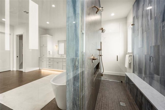 Primary Shower | Image 17