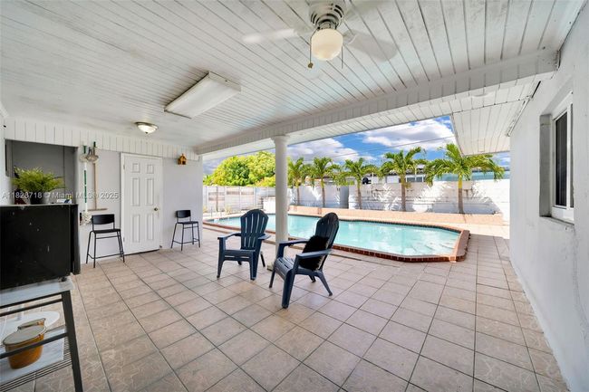 0 - 1360 W 4 Th Ln, House other with 3 bedrooms, 3 bathrooms and null parking in Hialeah FL | Image 25