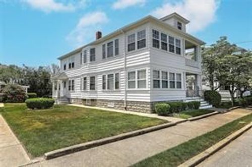 181 Saratoga Ave, Pawtucket, RI, 02861-2533 | Card Image
