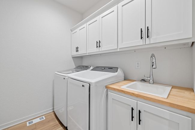 636 Lambert Ct, Condo with 2 bedrooms, 2 bathrooms and null parking in Slinger WI | Image 21