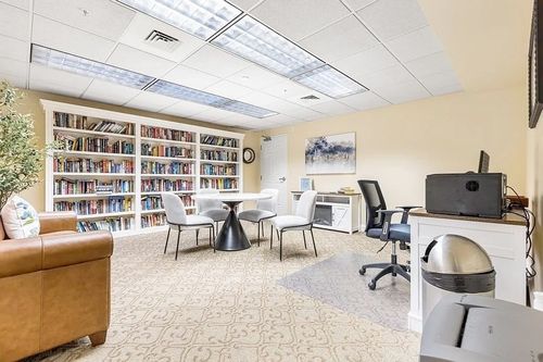 apt-515-38 Village Rd, Middleton, MA, 01949-1228 | Card Image