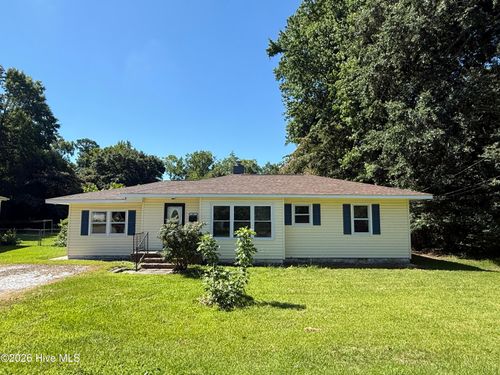 18 White Oak St, Jacksonville, NC, 28540-5636 | Card Image