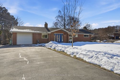81 Thomson Drive, Hamilton, ON, L8B0G5 | Card Image
