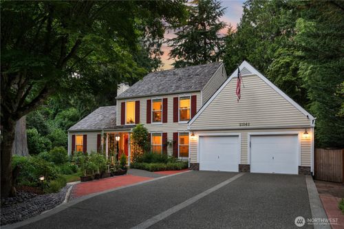 21842 Ne 30th Pl, Sammamish, WA, 98074-6358 | Card Image