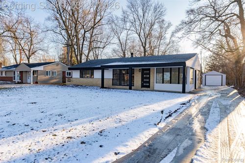 2483 Walce Dr, West Bloomfield, MI, 48324-1770 | Card Image