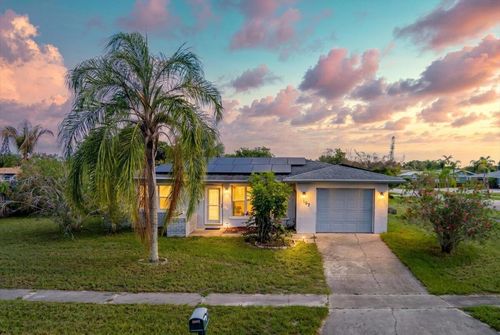 107 Se Selva Ct, Port St. Lucie, FL, 34983-2013 | Card Image