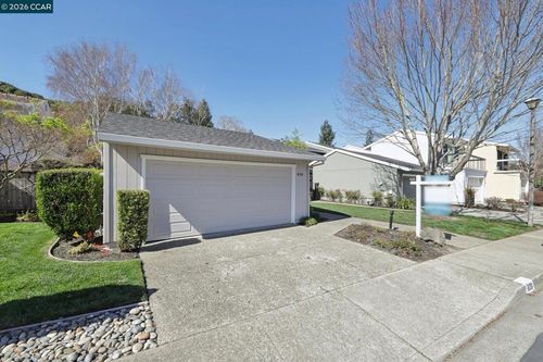826 826 Augusta Dr, Moraga, CA, 94556 | Card Image