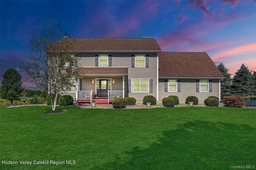 31 Trapps View Farm Rd, Wallkill, NY, 12589-3713 | Card Image