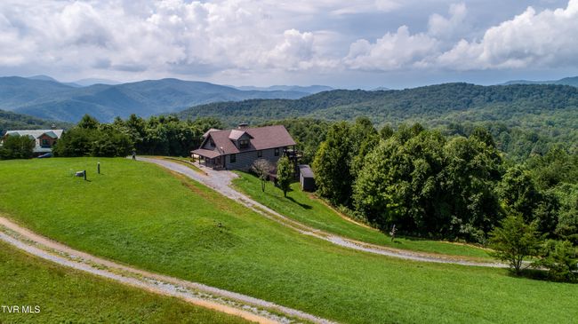 308 Walnut Mountain Farms Loop, House other with 4 bedrooms, 3 bathrooms and null parking in Roan Mountain TN | Image 44