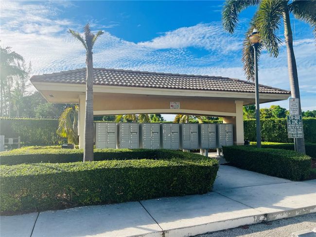 13748 Sw 118 Th Ter, Townhouse with 3 bedrooms, 3 bathrooms and null parking in Miami FL | Image 9