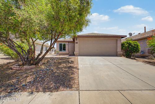 2141 S Saint Suzanne Dr, Tucson, AZ, 85713-7409 | Card Image