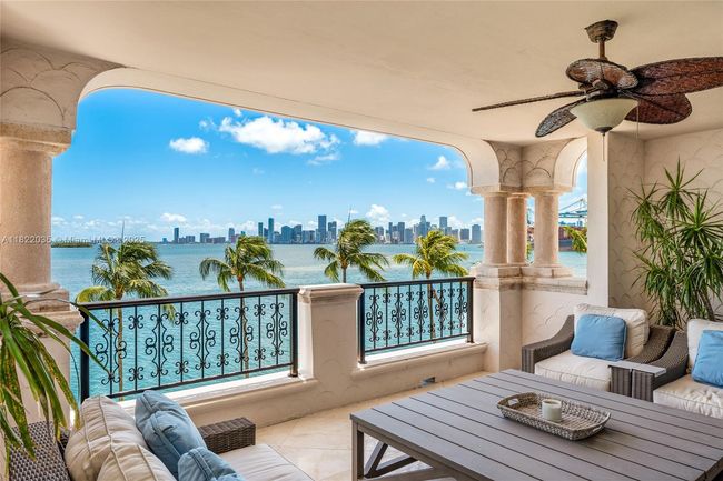 5233 - 5233 Fisher Island Dr, Condo with 4 bedrooms, 5 bathrooms and null parking in Miami Beach FL | Image 4