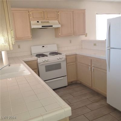 5954 Wabusca Way, House other with 2 bedrooms, 1 bathrooms and null parking in Las Vegas NV | Image 2