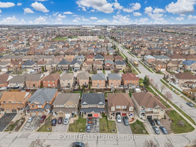 16 La Pinta St, House attached with 3 bedrooms, 3 bathrooms and 2 parking in Maple ON | Image 46