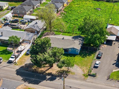 835 Cherry St, Medford, OR, 97501-2894 | Card Image