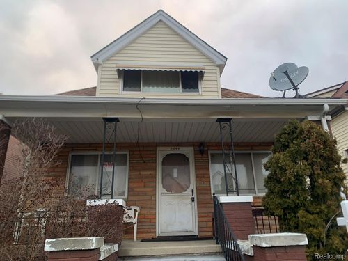 2255 Yemans St, Hamtramck, MI, 48212-3244 | Card Image