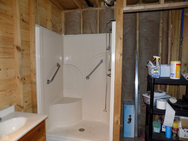 Bathroom on Main | Image 9