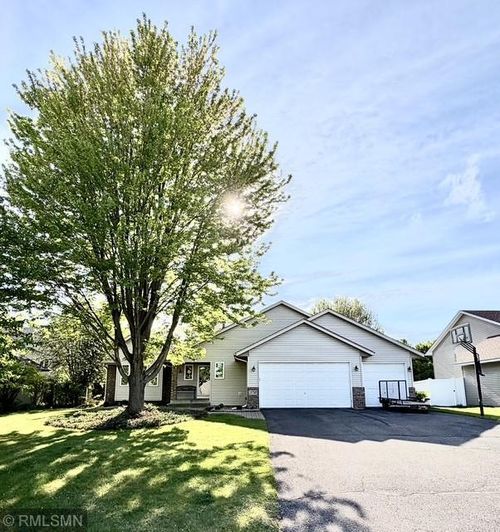 3750 Westin Ave, Woodbury, MN, 55125-8426 | Card Image