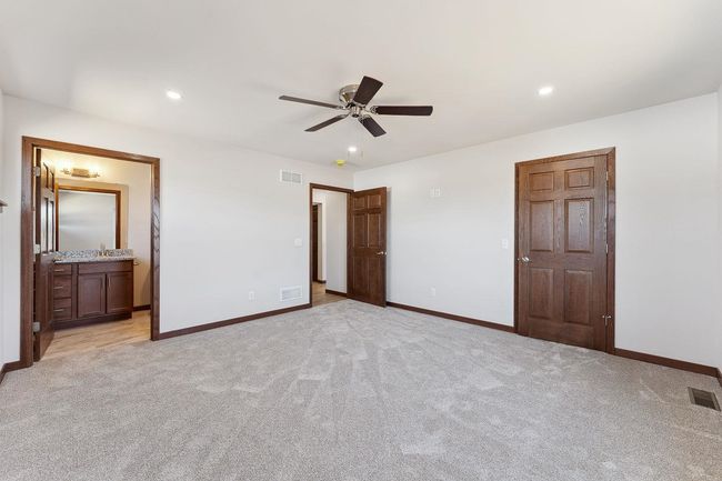 2465 Russell Ct, Home with 3 bedrooms, 3 bathrooms and null parking in REEDSBURG WI | Image 21