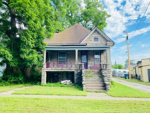 103 E Dunn St, Monett, MO, 65708-2001 | Card Image