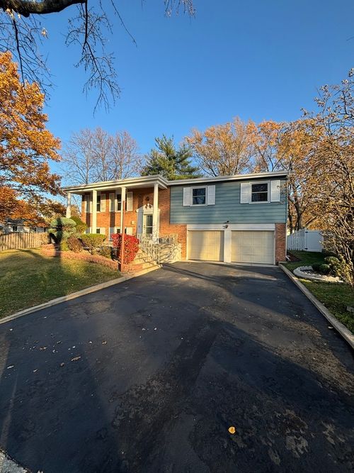 18745 Queens Rd, Homewood, IL, 60430-4121 | Card Image