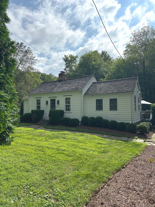 112 Newtown Tpke, Westport, CT, 06880-1012 | Card Image