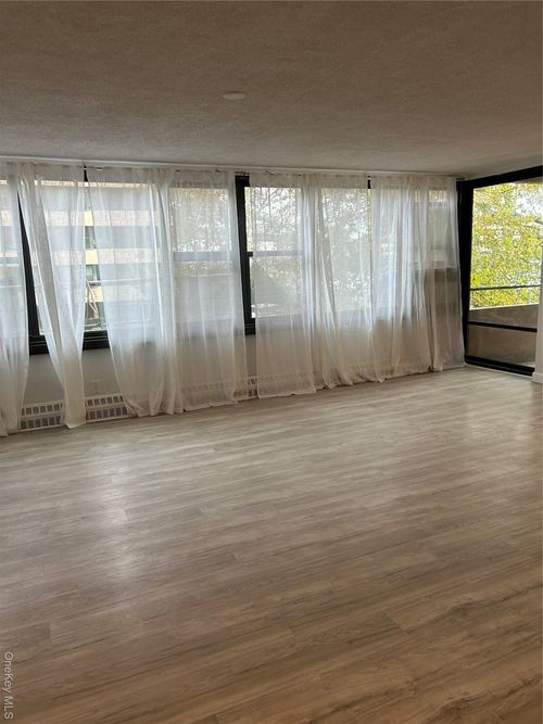 apt-2b-7 166th St, Whitestone, NY, 11357-2037 | Card Image