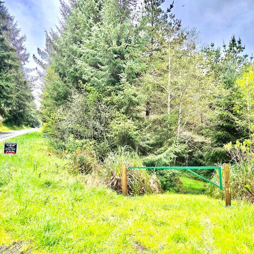 830 Eel River Dr, Loleta, CA, 95551-9600 | Card Image
