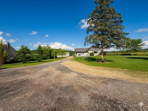 N2366 Weger Rd, ELROY, WI, 53929-9490 | Card Image