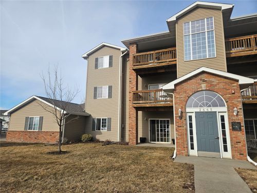 2665 Triple Crown Ln, Iowa City, IA, 52240-7261 | Card Image