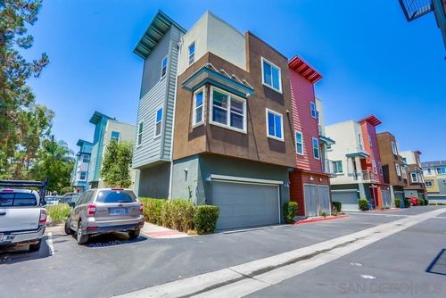 1112-215 Antoni Gln, Escondido, CA, 92025 | Card Image