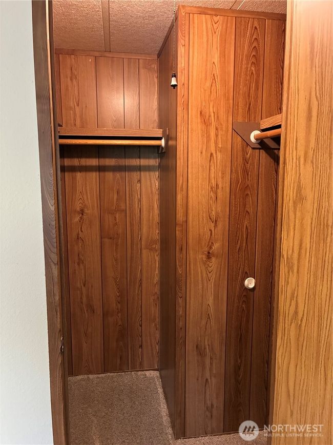 Walk-in Closet in Primary Bedroom | Image 20