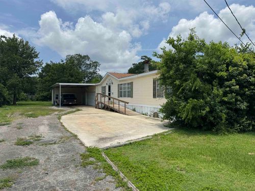 134 1st Ave, Nederland, TX, 77627-3365 | Card Image